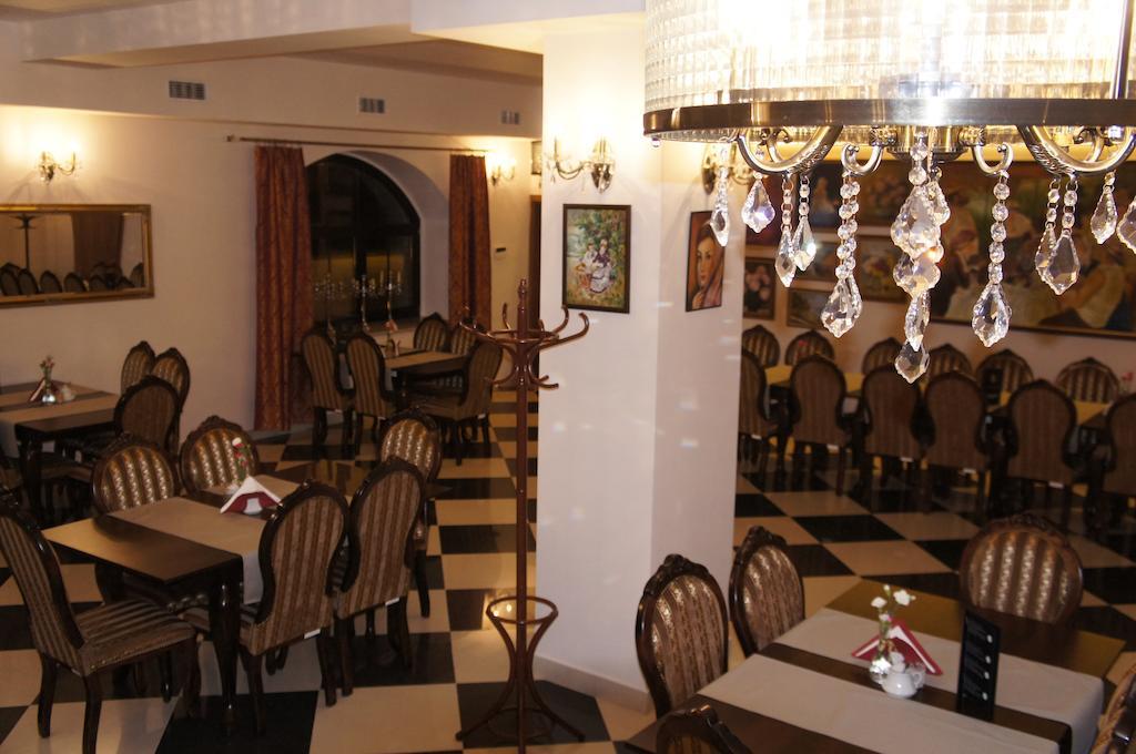 Dworska Elektrownia Hotel Kędzierzyn-Koźle Buitenkant foto