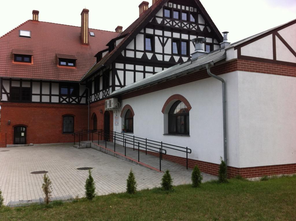 Dworska Elektrownia Hotel Kędzierzyn-Koźle Buitenkant foto