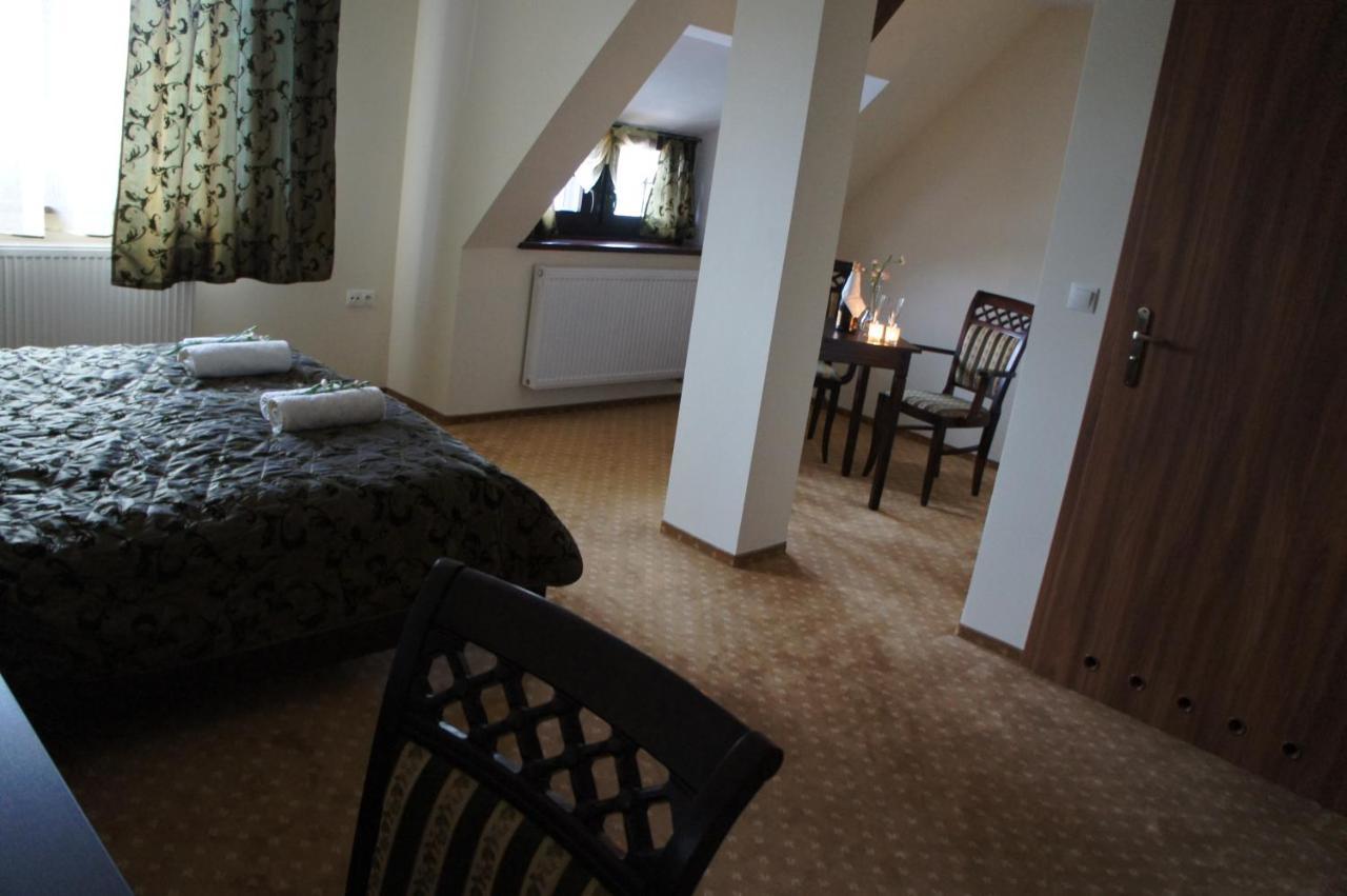 Dworska Elektrownia Hotel Kędzierzyn-Koźle Buitenkant foto